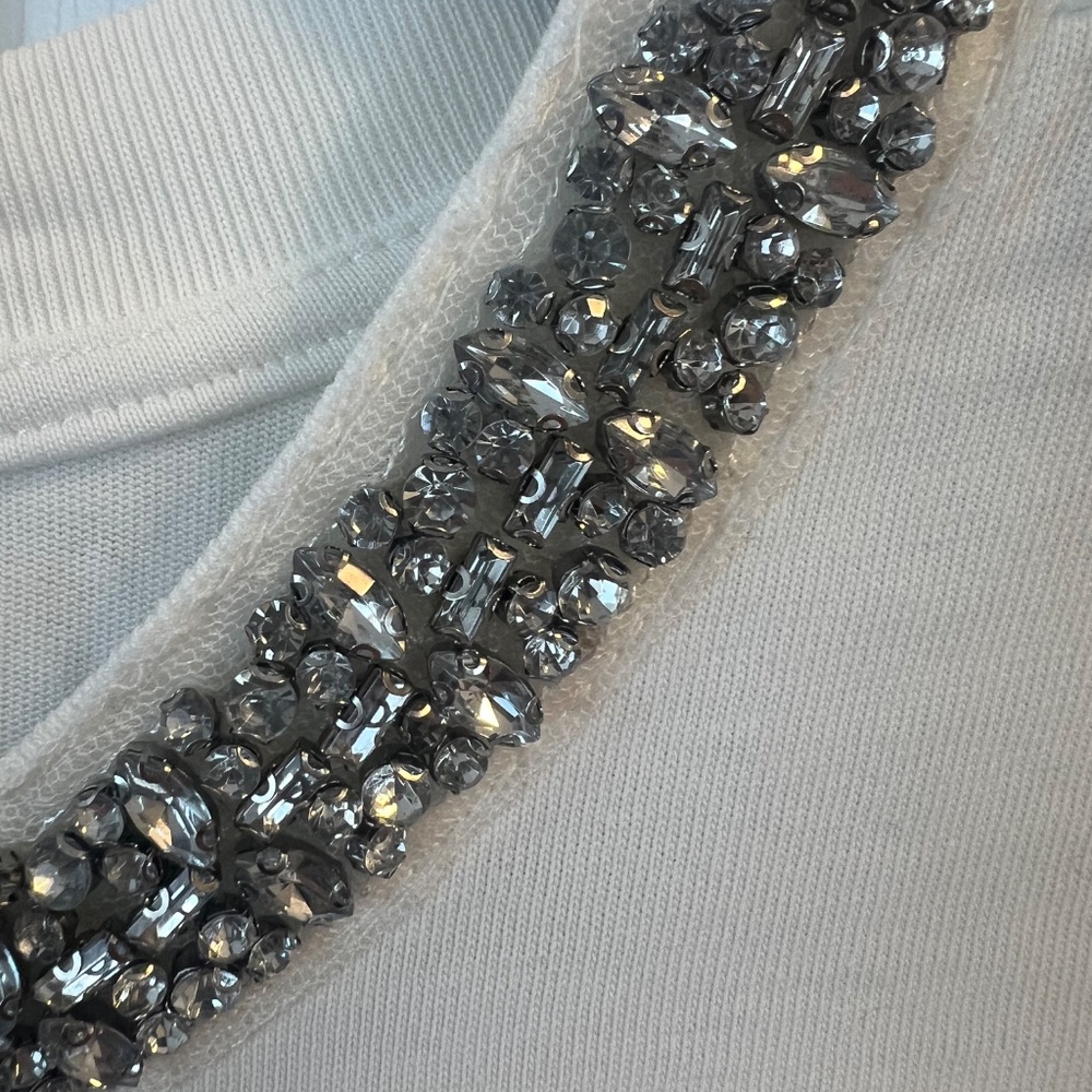 GAP White Rhinestone Tee - Picture 2 of 4